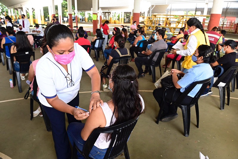 VACUNACIÓN CENTRO-SEDE DEPORTIVA 2608202 (22).jpg