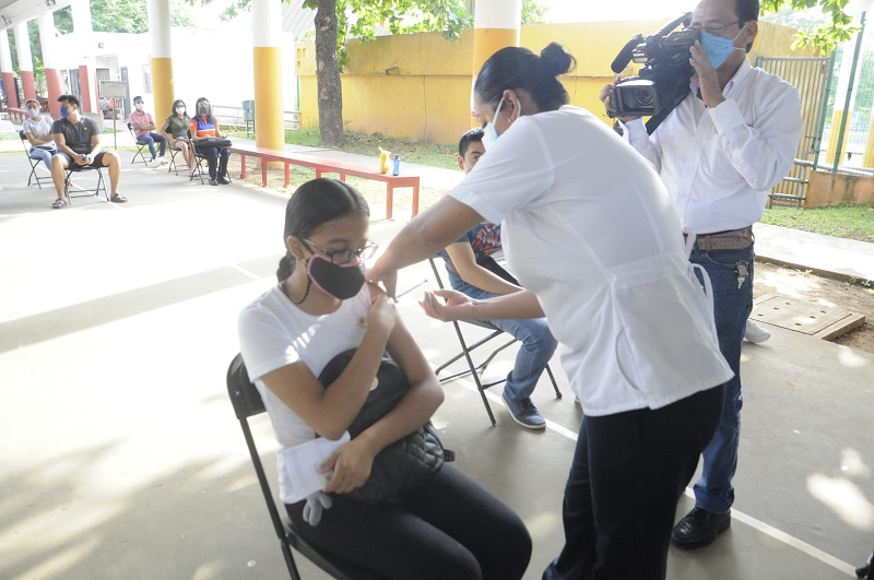 VACUNACIÓN CENTRO-SEDE DEPORTIVA 27082021 (5).jpg