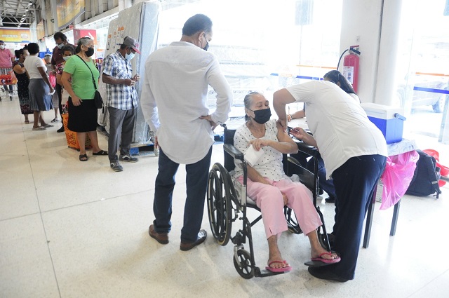 VACUNACIÓN CHEDRAUI TAMULTÉ (12).jpg