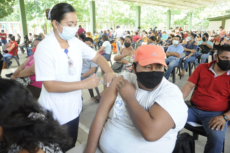 VACUNACIÓN COMALCALCO 26082021 (16).jpg