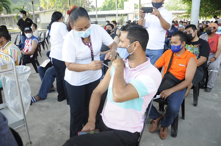 VACUNACIÓN COMALCALCO 28082021 (18).jpg